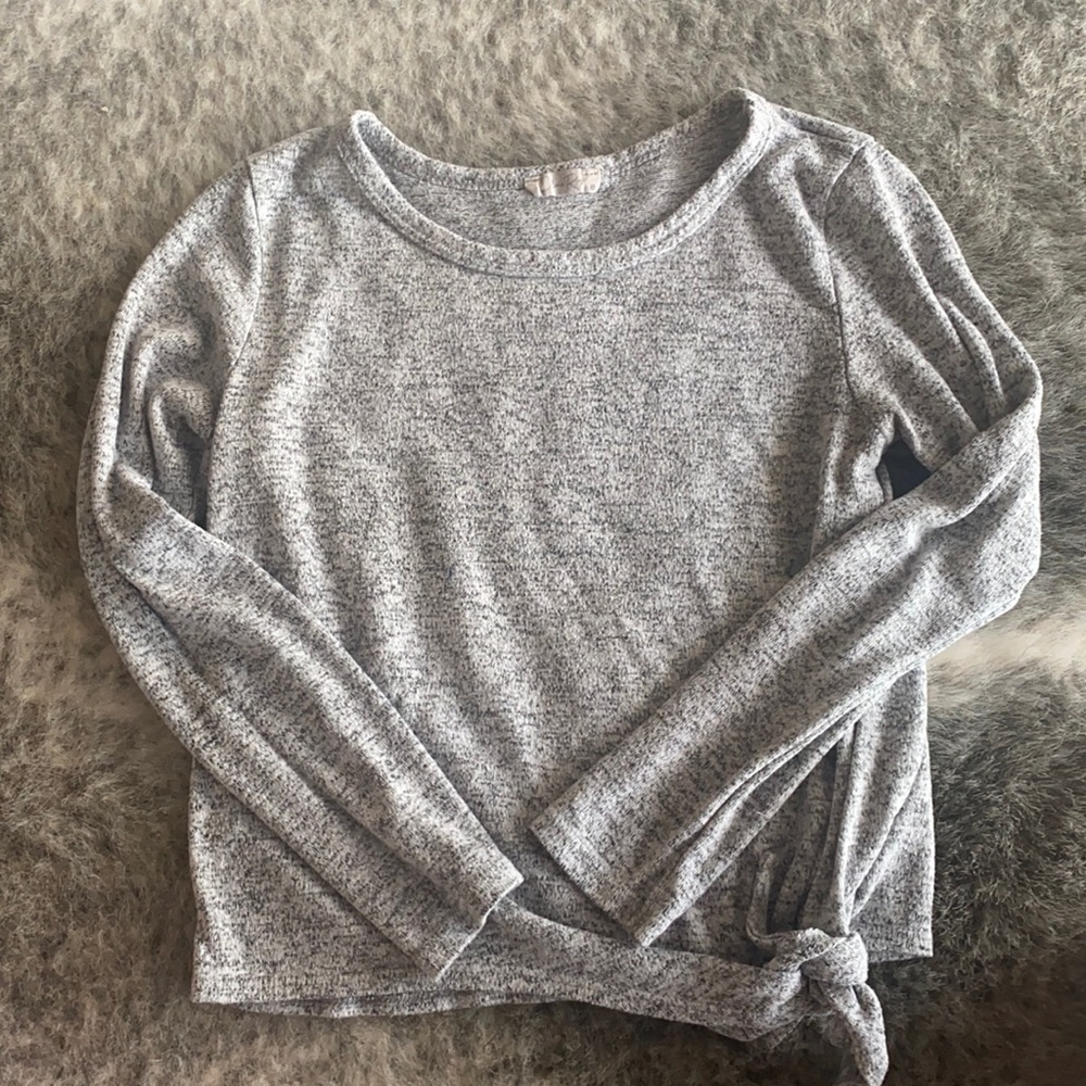 Grey top